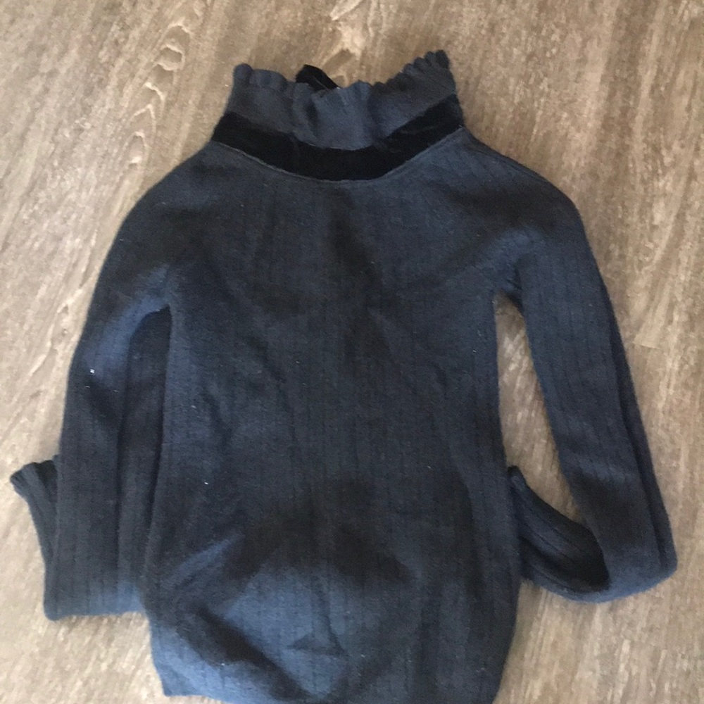 Ladies Sweater nwot